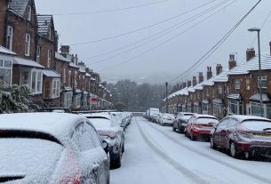 Snow lands in Leeds