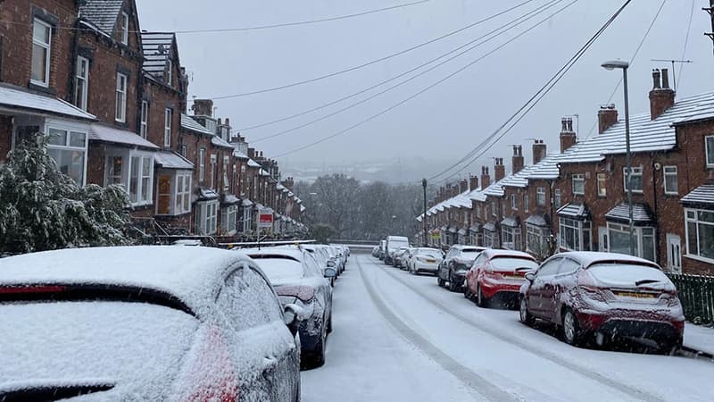 Snow lands in Leeds
